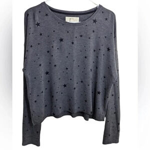 Thread and supply star sweatshirt size medium gray, black lightweight, crewneck